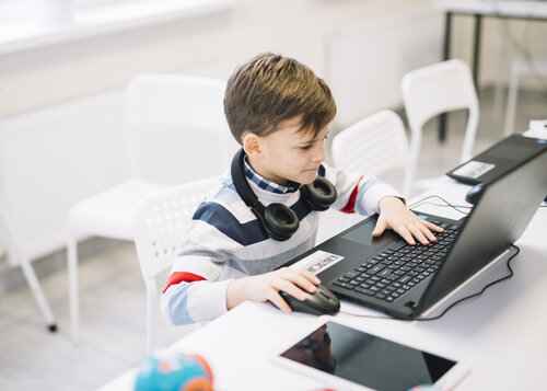 Bambino con strumenti compensativi didattica flessibile imparare in modo diverso
